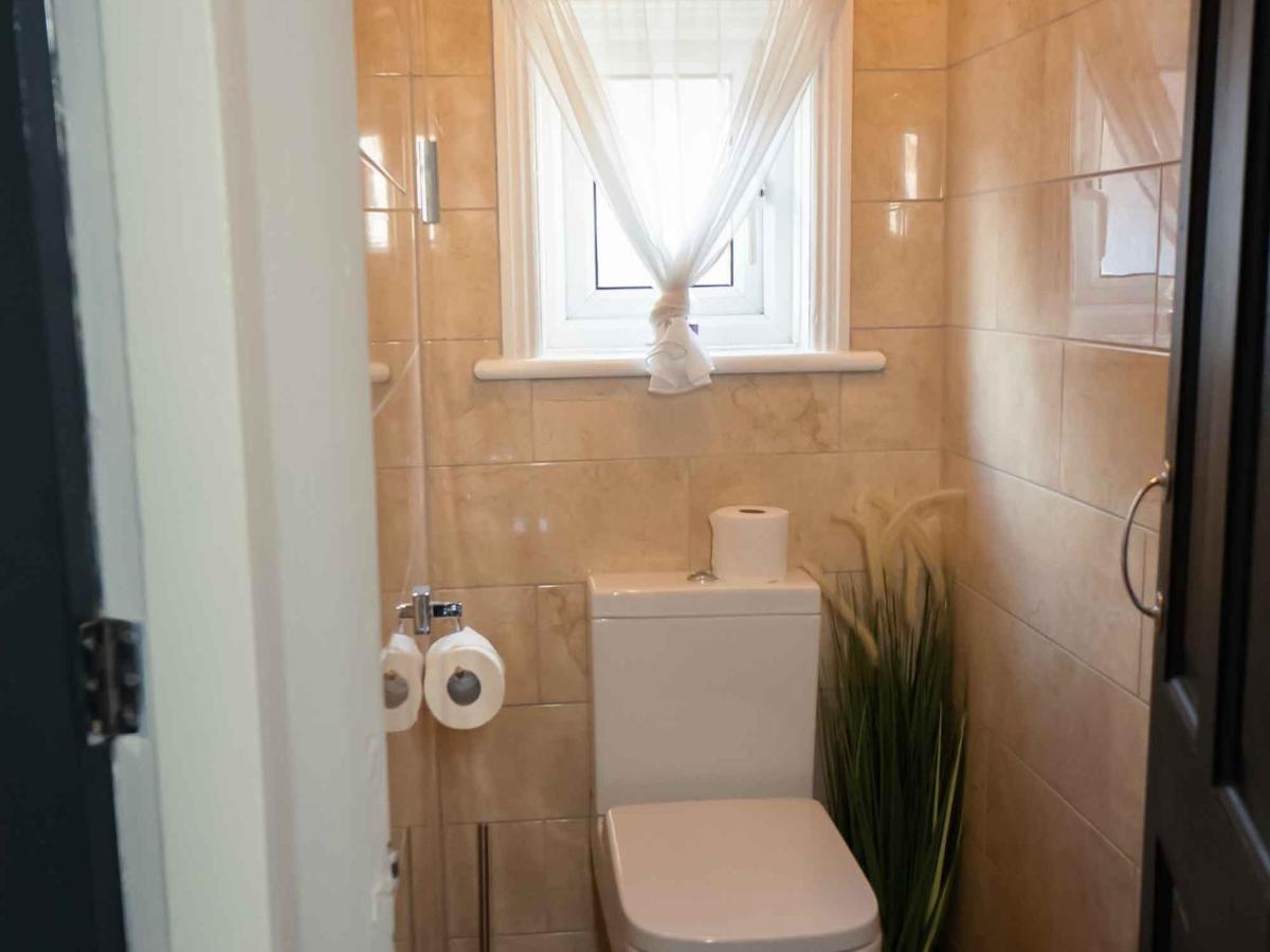 Pass The Keys Amazing, Newly Renovated 5Bedroom House Sleeps 10 Scarborough Eksteriør billede