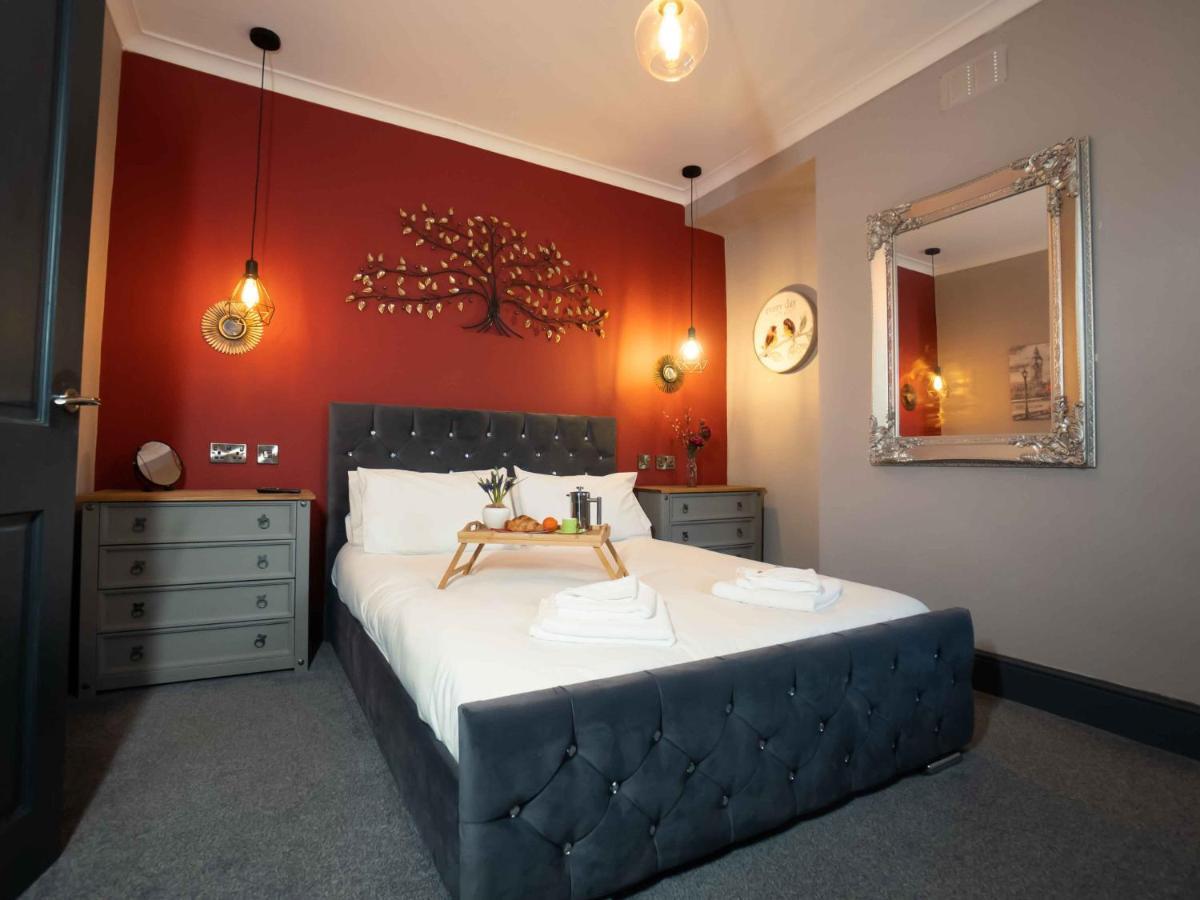 Pass The Keys Amazing, Newly Renovated 5Bedroom House Sleeps 10 Scarborough Eksteriør billede