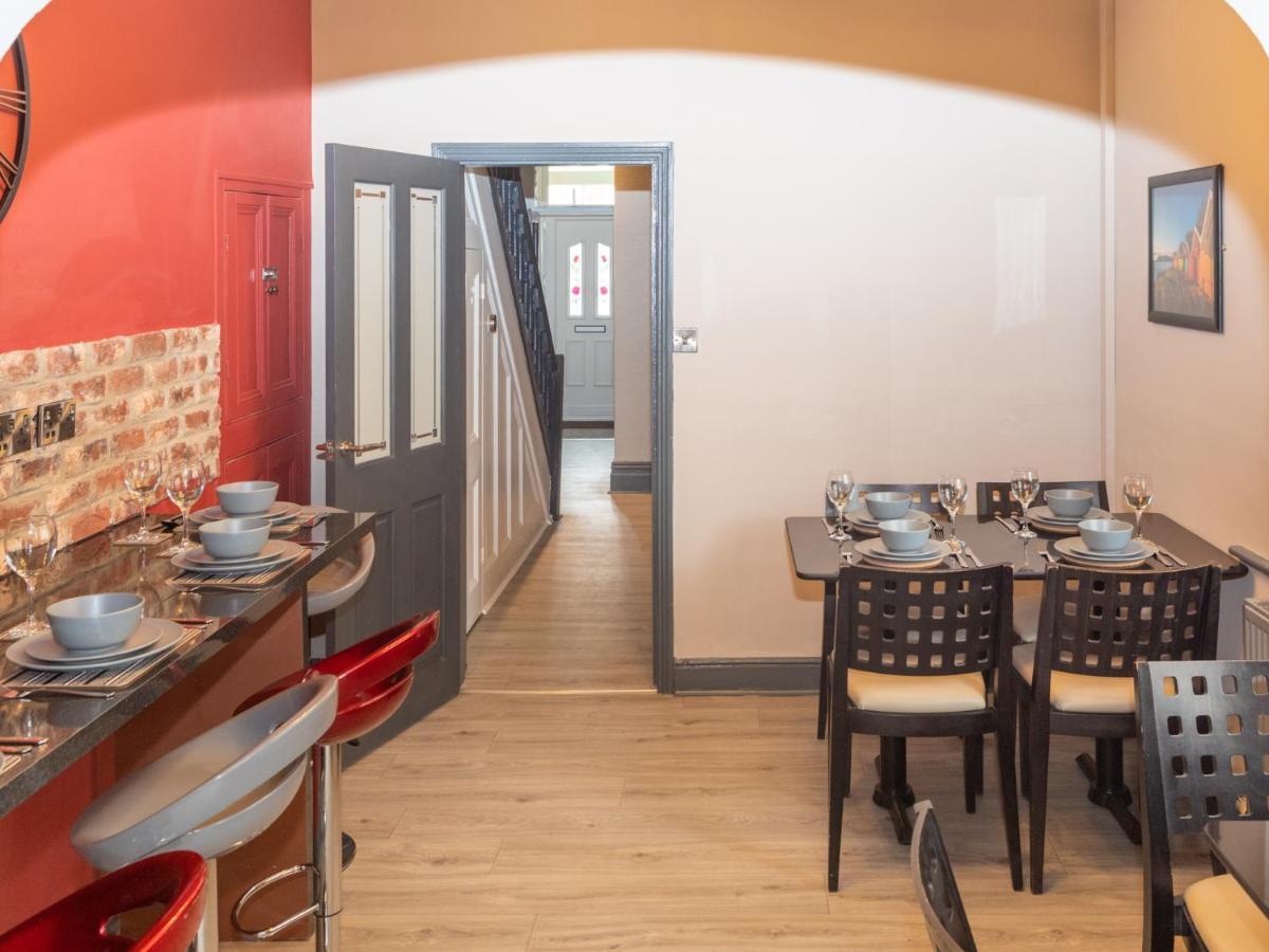Pass The Keys Amazing, Newly Renovated 5Bedroom House Sleeps 10 Scarborough Eksteriør billede