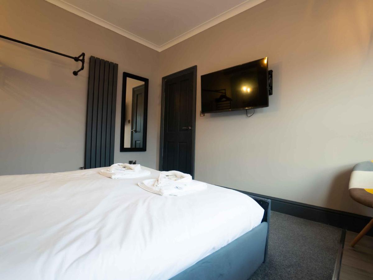 Pass The Keys Amazing, Newly Renovated 5Bedroom House Sleeps 10 Scarborough Eksteriør billede