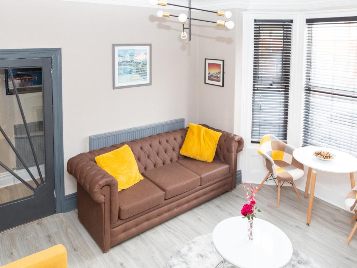 Pass The Keys Amazing, Newly Renovated 5Bedroom House Sleeps 10 Scarborough Eksteriør billede