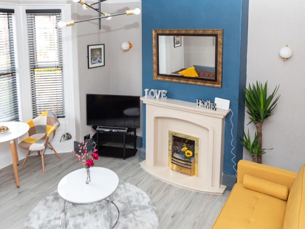 Pass The Keys Amazing, Newly Renovated 5Bedroom House Sleeps 10 Scarborough Eksteriør billede