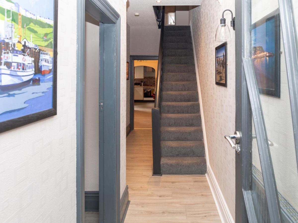 Pass The Keys Amazing, Newly Renovated 5Bedroom House Sleeps 10 Scarborough Eksteriør billede