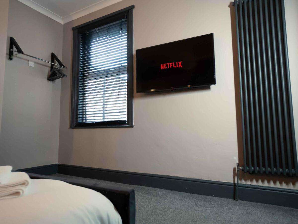 Pass The Keys Amazing, Newly Renovated 5Bedroom House Sleeps 10 Scarborough Eksteriør billede
