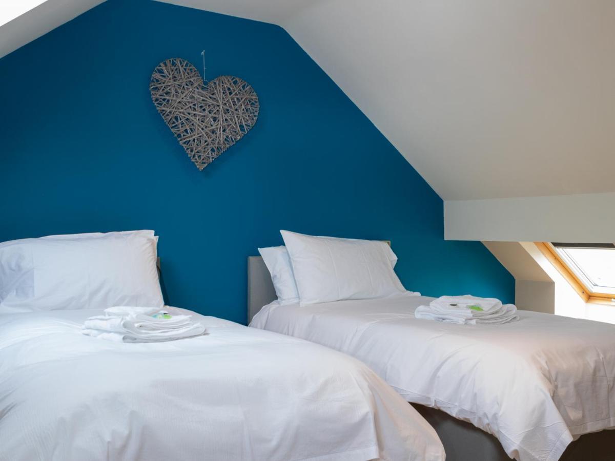 Pass The Keys Amazing, Newly Renovated 5Bedroom House Sleeps 10 Scarborough Eksteriør billede