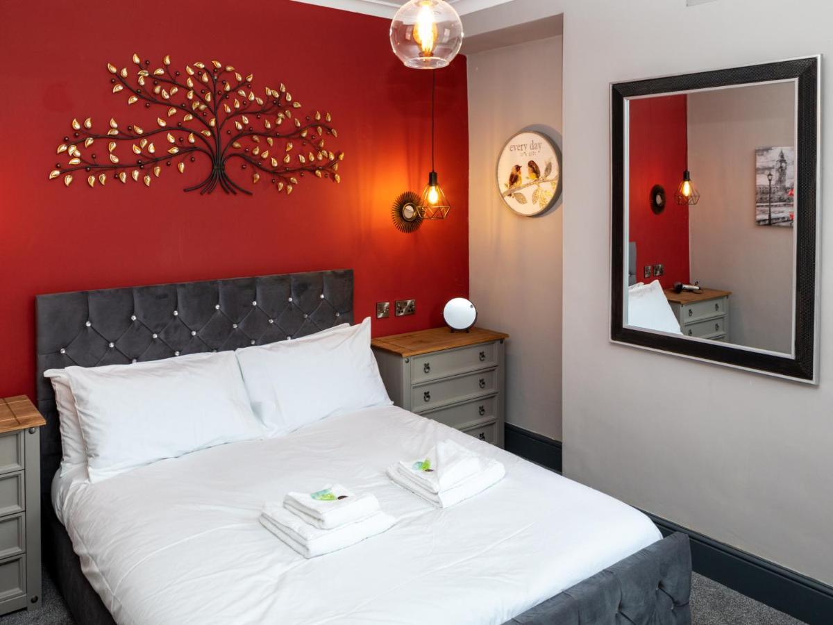 Pass The Keys Amazing, Newly Renovated 5Bedroom House Sleeps 10 Scarborough Eksteriør billede